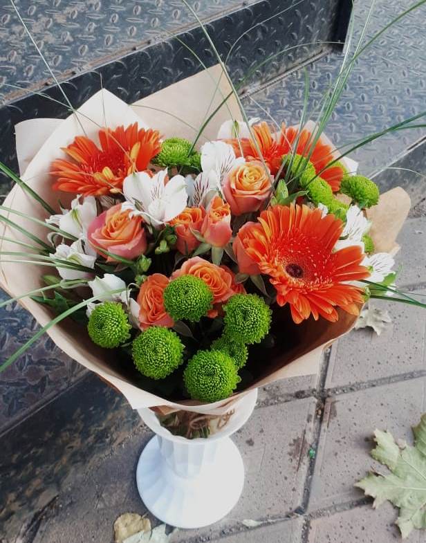 Букет цветов из: Герберы, Хризантемы, Альстромерии и Розы в Мирном Кировской области
