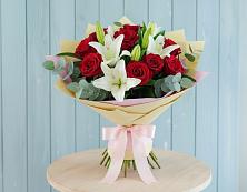 Букет цветов из:  Лилии и Розы #REPLACE_PRED# Мирном Кировской области