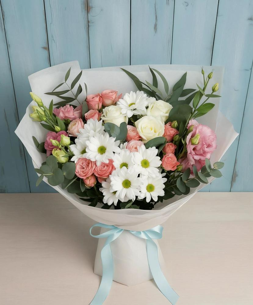 Букет цветов из: Розы, Лизиантусы и Хризантемы в Мирном Кировской области