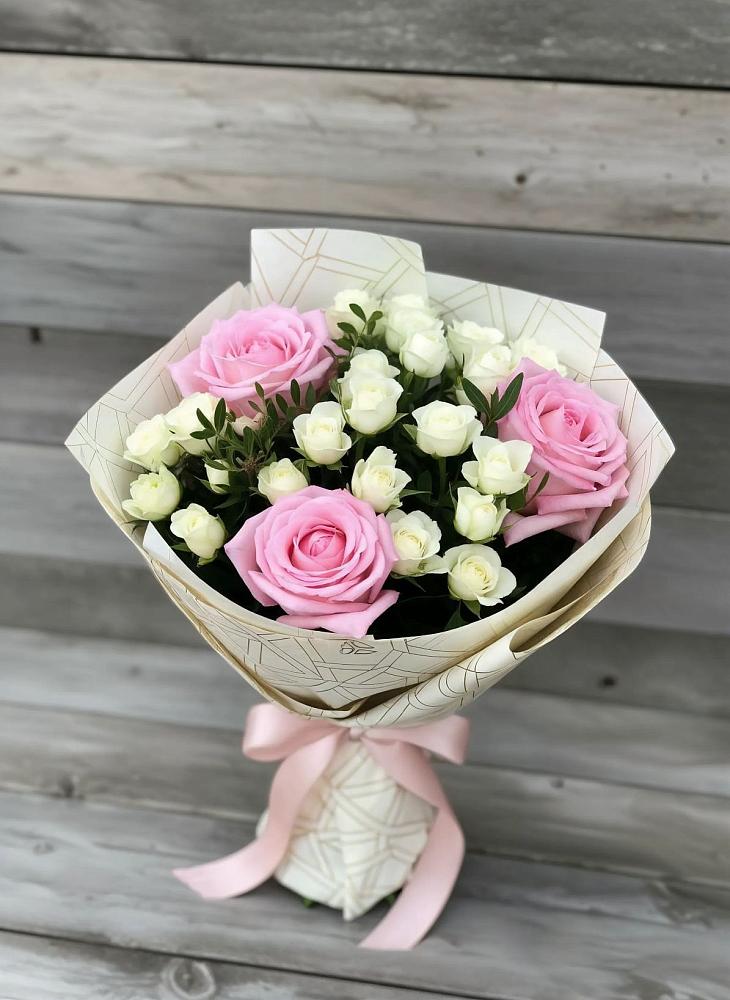 Букет цветов из: Розы в Мирном Кировской области
