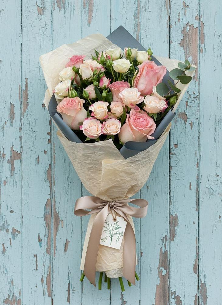 Букет цветов из: Розы в Мирном Кировской области