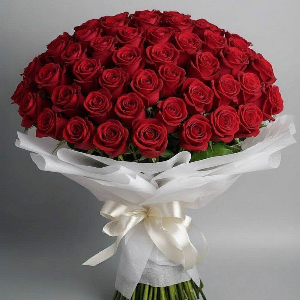 Букет 101 Красная роза Блэк Мэджик в Мирном Кировской области