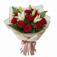 Букет цветов из:  Лилии и Розы в Мирном Кировской области