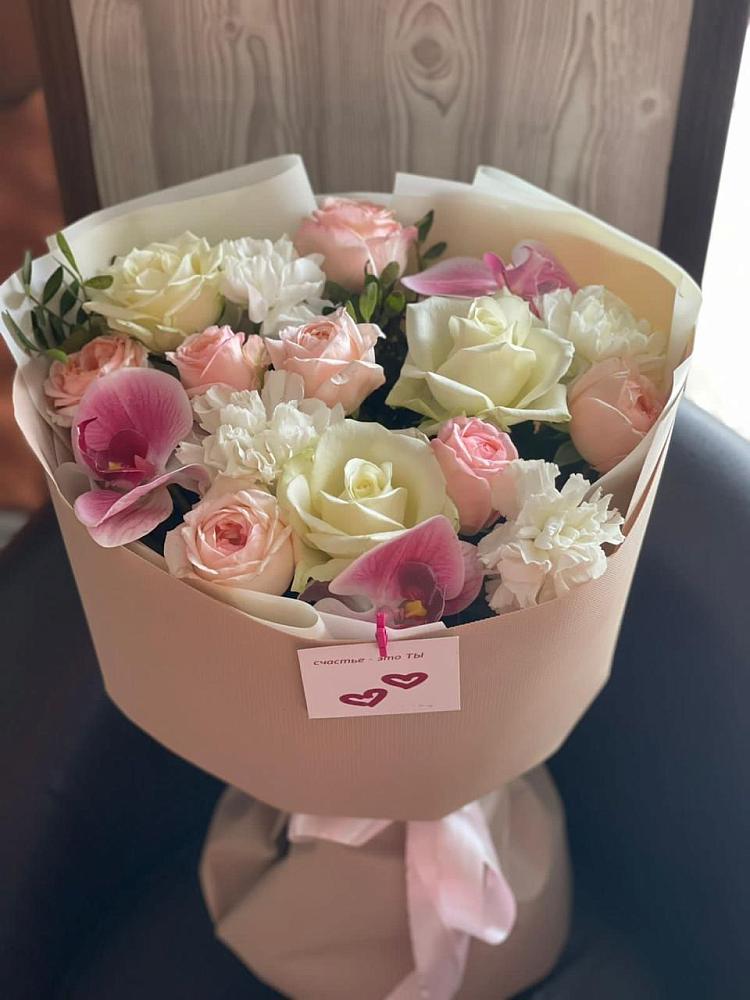 Букет цветов из: Орхидеи, Розы и Гвоздики в Мирном Кировской области