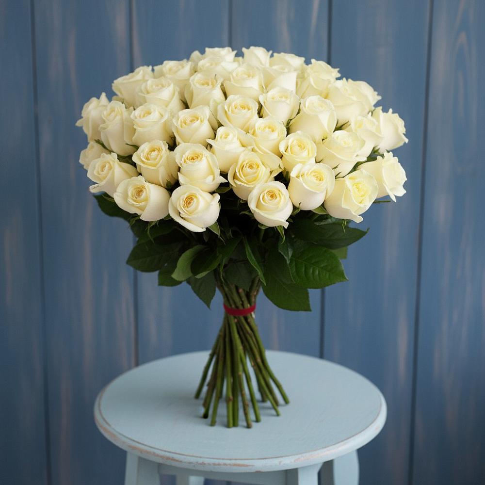 Букет 51 Белая роза Эдлесс Лав в Мирном Кировской области