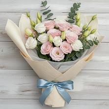 Букет цветов из:  Лизиантусы в Мирном Кировской области