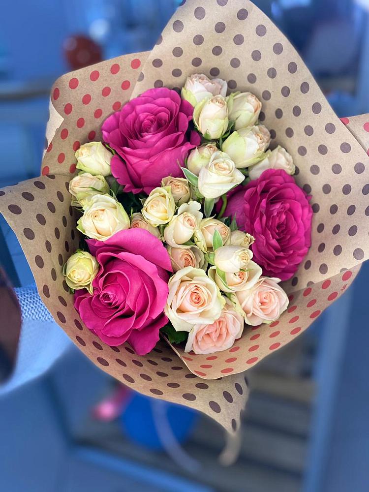 Букет цветов из: Розы в Мирном Кировской области