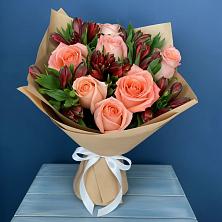 Букет цветов из:  Розы и Альстромерии в Мирном Кировской области