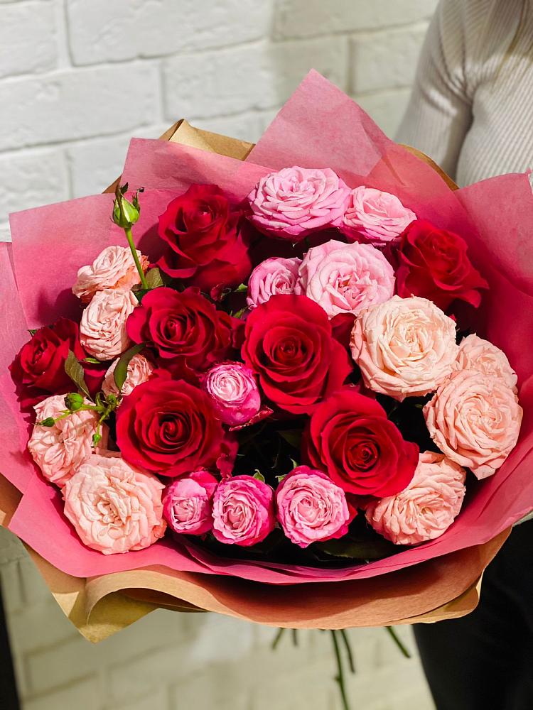 Букет цветов из: Розы в Мирном Кировской области