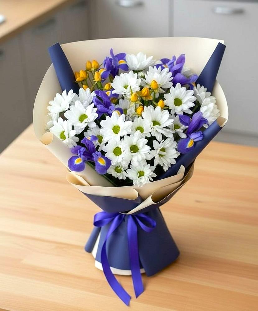 Букет цветов из: Розы, Ирисы и Хризантемы в Мирном Кировской области