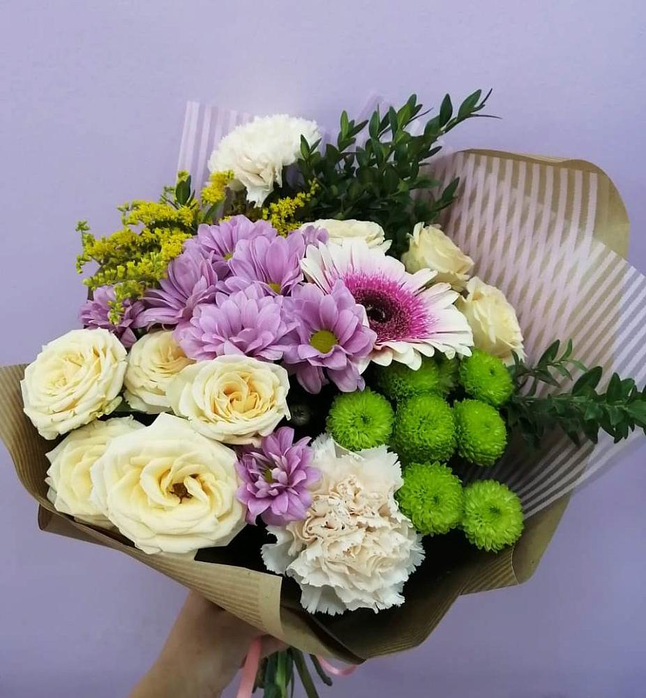 Букет цветов из: Хризантемы, Розы, Гвоздики и Герберы в Мирном Кировской области