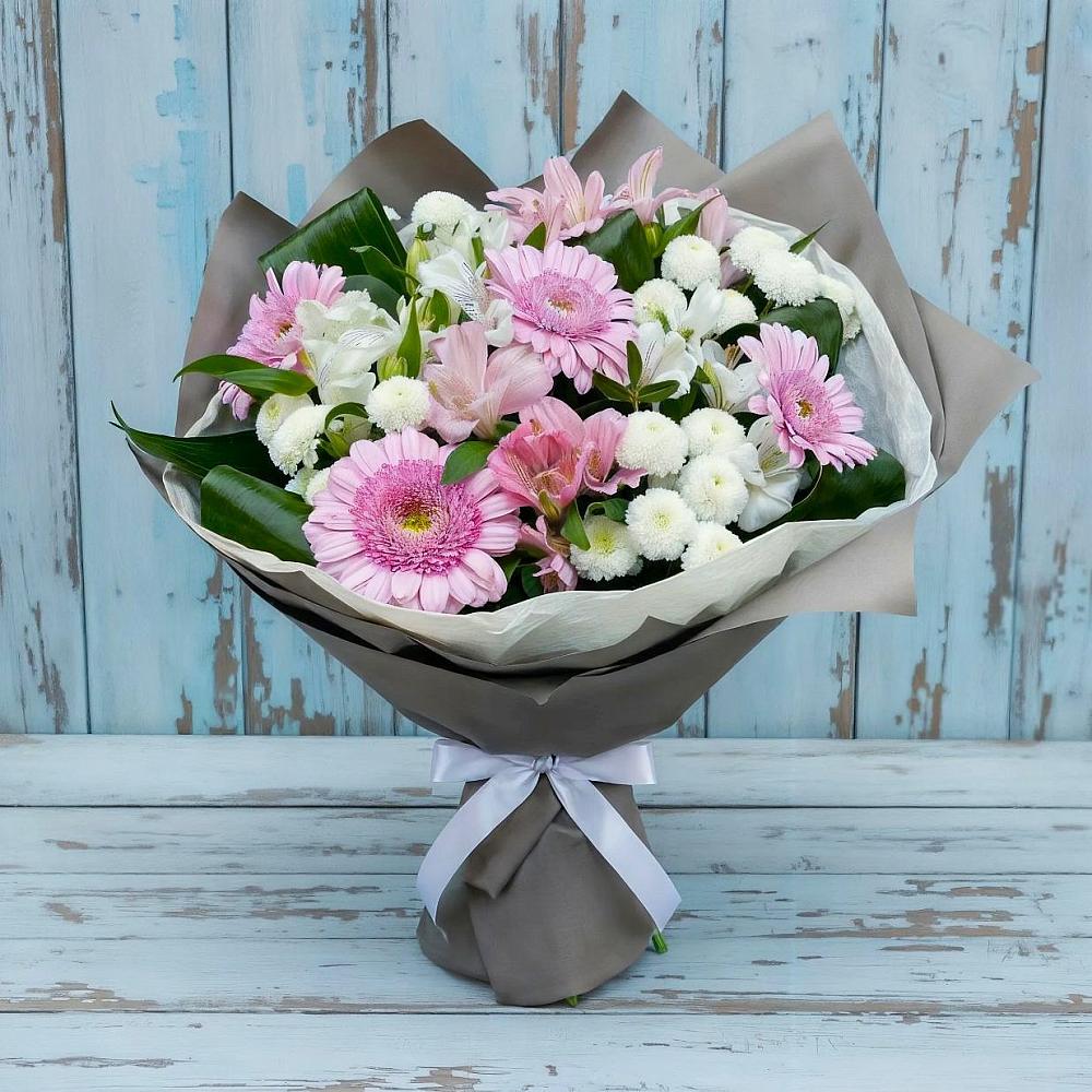 Букет цветов из: Герберы, Альстромерии и Хризантемы в Мирном Кировской области