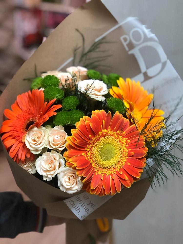 Букет цветов из: Герберы, Хризантемы и Розы в Мирном Кировской области