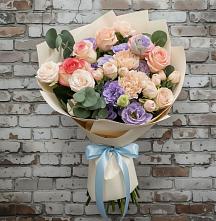 Букет цветов из:  Розы, Лизиантусы и Гвоздики в Мирном Кировской области