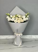 Букет цветов из:  Розы и Лизиантусы в Мирном Кировской области